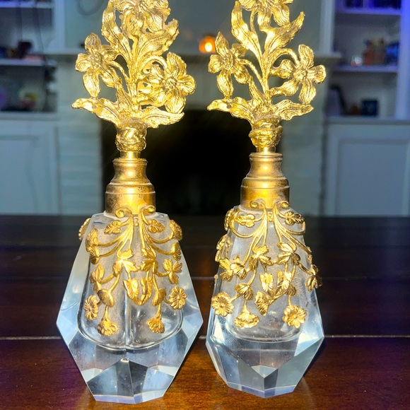 2 VICTORIAN PARFÜM BOTTLES - Picture 1 of 5